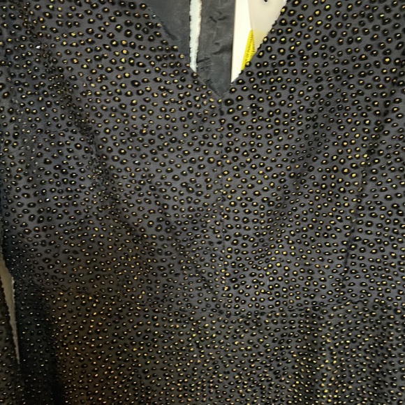 A Loves A Black Dress - Picture 4 of 9